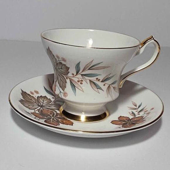 Royal Gregg Teacup and Saucer Autumn Leaves Vintage - Picture 8 of 9